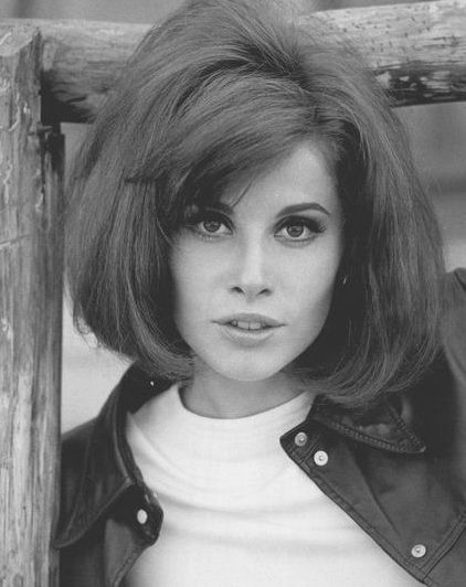 You are currently viewing Stefanie Powers